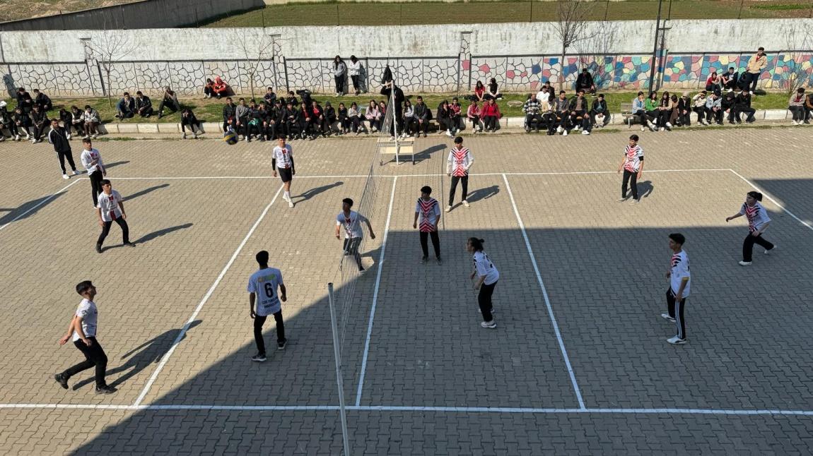 2023-2024 Eğitim-Öğretim Yılı Bahar Dönemi Sınıflar Arası Voleybol Turnuvası Final Maçından Kareler